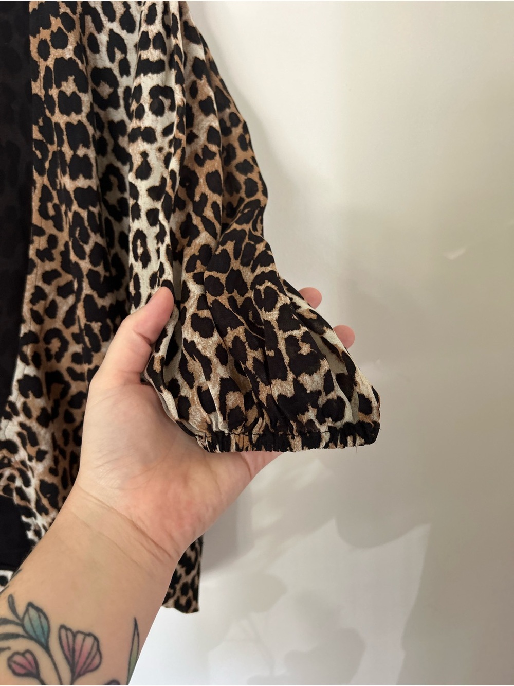 GANNI Blakely Leopard Silk-blend Cropped Top Size 36 - Picture 4 of 10